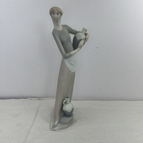 NAO Lladro Spain Girl‎ With Jug 4875 Matte Finish Rare 12.5” Vintage Retired - Picture 1 of 9